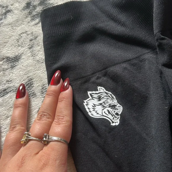 Darcsport High-waisted Scrunch-butt Yoga Pants - Picture 2 of 5